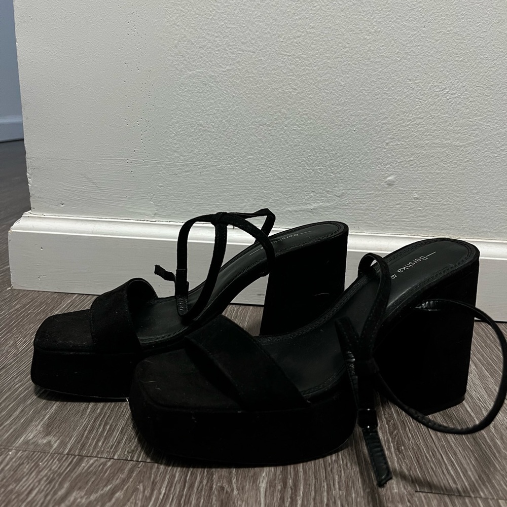 Bershka Black Platform Shoes with Glossy Finish